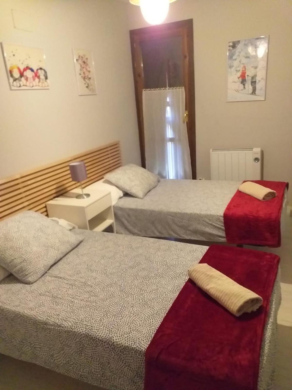 Apartamento Casa Pueyo 艾普约德加卡 外观 照片